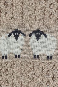 Damenpullover mit Schafmotiven – Bild 3