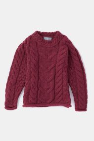 Kinderpullover mit Zopfmuster und gerolltem Saum