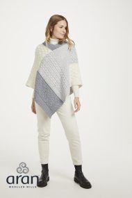 Dreifarbiger Patchwork-Poncho – Bild 2