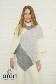 Dreifarbiger Patchwork-Poncho
