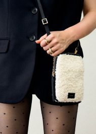 <span>CASSIA Phone Bag</span> - <span>Shearling</span> – Bild 5