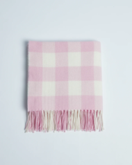 Babydecke aus Lammwolle – Rosa Karomuster - Image 3