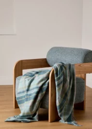 Überwurf «Rosslare» aus Lammwolle – Türkisblaues Tartanmuster - Image 2