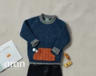 Rundhalspullover mit gerolltem Kragen und Kängurutasche für Kinder – Blau/Grau/Orange - Image 3