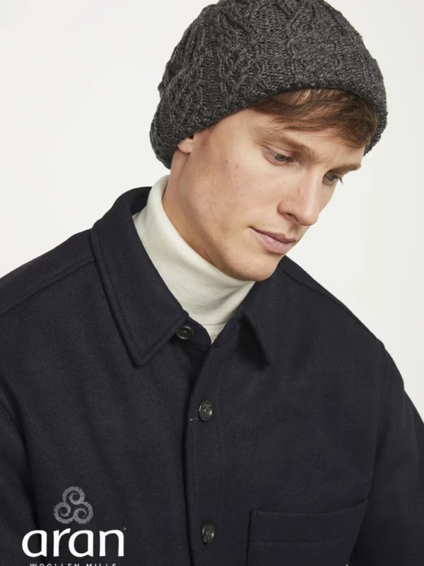 Mütze mit Gittermuster – Grau