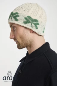 Mütze mit Kleeblattmotiv – Weiss/Grün - Image 2