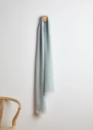 Schal aus Lammwolle – Opal und Silber – Bild 3