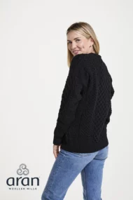 Klassischer Aran-Pullover – Schwarz (Unisex) – Bild 7
