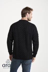 Klassischer Aran-Pullover – Schwarz (Unisex) – Bild 4