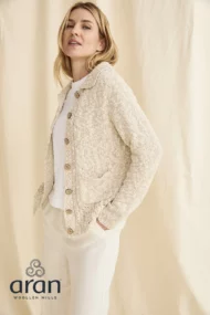 Strickjacke aus Baumwolle und Leinen mit Aranmuster – Bild 3