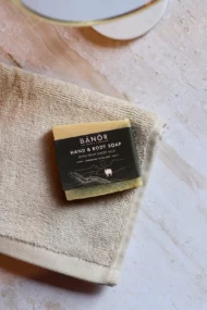 Seife mit Schafmilch für Hände und Körper – Bild 2