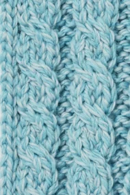 Himmelblaue Farbe des schlichten Rundhalspullovers
