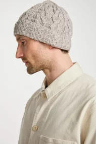 Mütze mit Gittermuster – Beige-grau – Bild 2