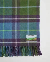 Decke aus Lammwolle «Connemara» - Violett, Blau und Grün, gefaltet Rückseite